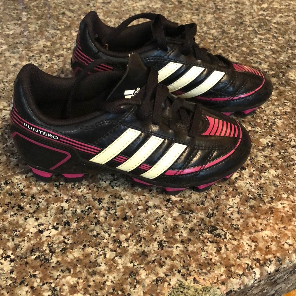 NWOT Adidas Puntero girls soccer cleats size 11